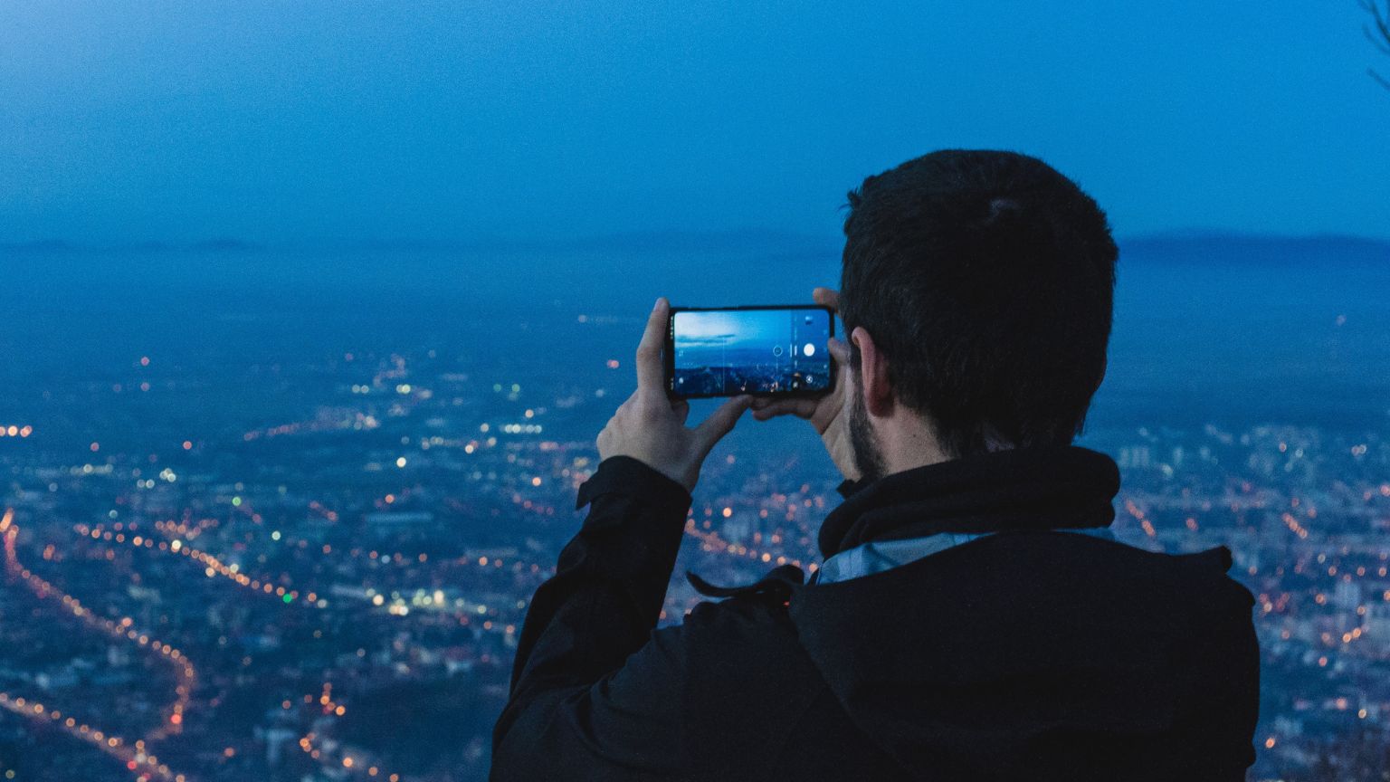 Fotografia Nocna: Jak uchwycić Magię Nocy na zdjęciach